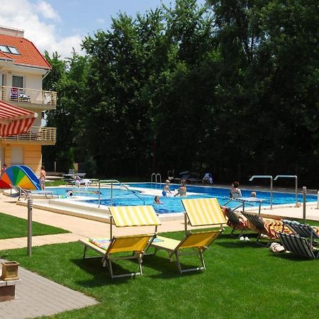 Panorama Wellness Apartman Hotel Hajduszoboszlo Bilik gambar