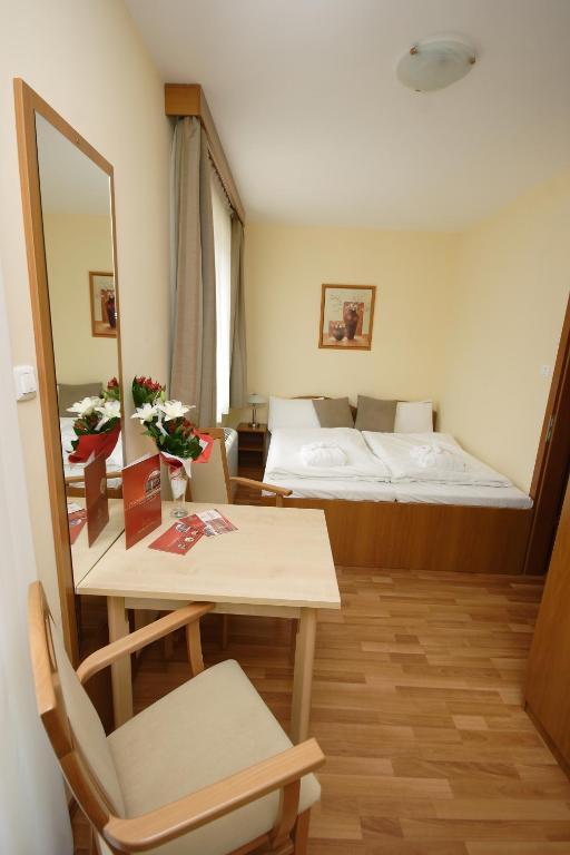 Panorama Wellness Apartman Hotel Hajduszoboszlo Bilik gambar