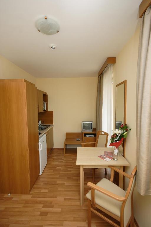 Panorama Wellness Apartman Hotel Hajduszoboszlo Bilik gambar